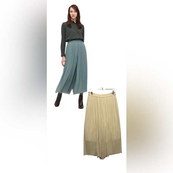 Uniqlo Chiffon Pleated Skirt Pants - Picture 1 of 7